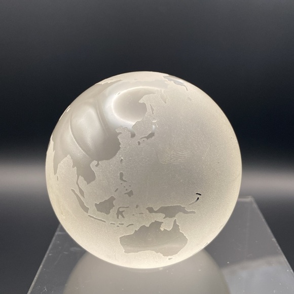 Tiffany & Co Crystal Paperweight Etched World Globe - Picture 3 of 8